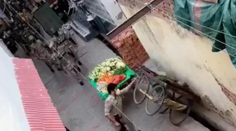 Up police ransack vagetable cart in Meerut, video goes viral