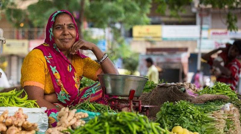 Rs 5000 cr Special Credit Facility for street vendors: FM