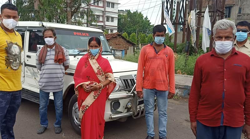 A man of asansol reunited with his family during lockdown after tweenty year