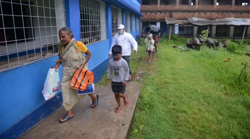 No social distance in relief camp in South 24 pargana