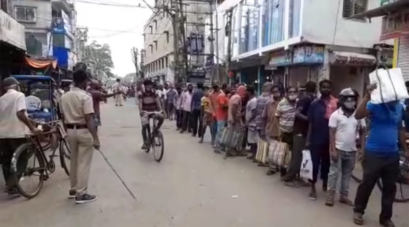Massive crowd in front of liquor shop in North 24 pargana's bangaon.