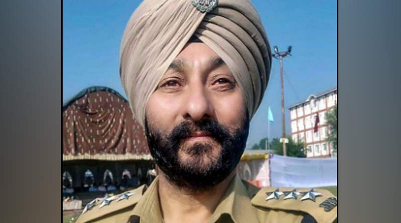 DSP Davinder Singh, Caught With Hizbul Militants, Gets Bail in Absence of Chargesheet