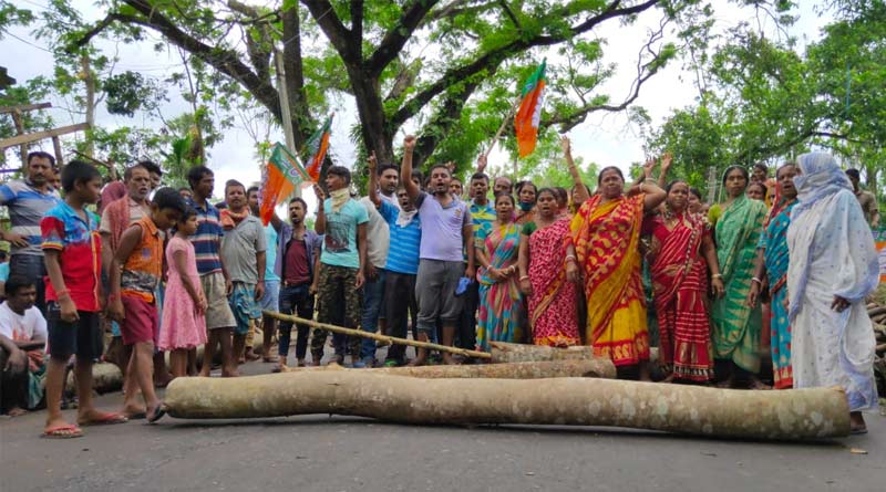 TMC and BJP worker stages protest in Gaighata on monday