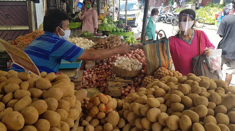 market price of vegetables is too high in kolkata, people face problem