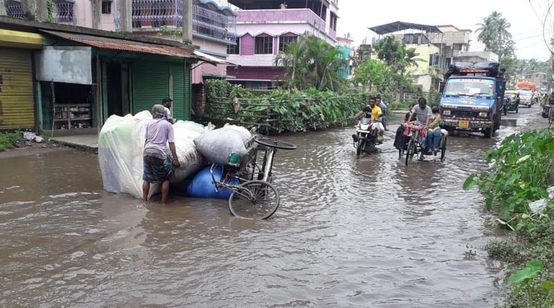 Local people stages protest against bad roads in South 24 Pargana