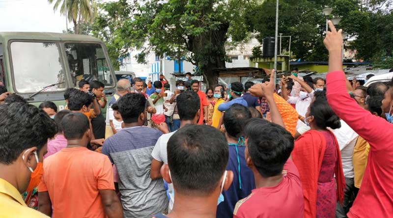 Police stops rally of Hindu Sanhati Mancha at Bongaon| Sangbad Pratidin