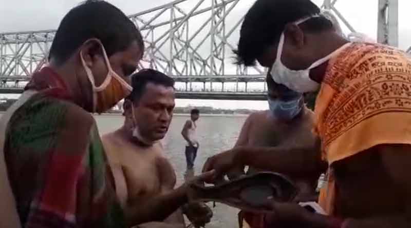 Mahalaya Bengali News: Tarpan performed in morning of Mahalaya, 2020 । Sangbad Pratidin