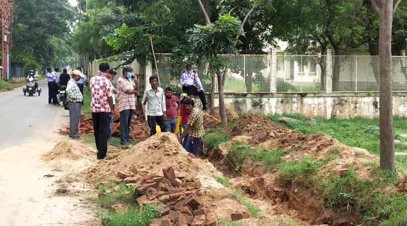 Protest erupts at Visva Bharati University over boundary demarcation| Sangbad Pratidin