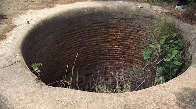Tribal couple head recovers from a well in Purulia ।Sangbad Pratidin