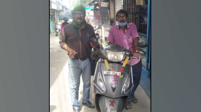 A thief returns stolen scooty in South 24 Parganas canning area | Sangbad Pratidin