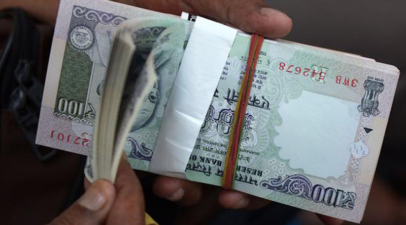 Kolkata: Two man dupes a woman and takes 1.51 lakh Rs