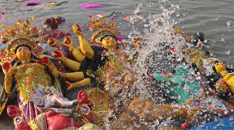‌Durga Idol immersion procession happens in Bongaon despite high court's order | Sangbad Pratidin