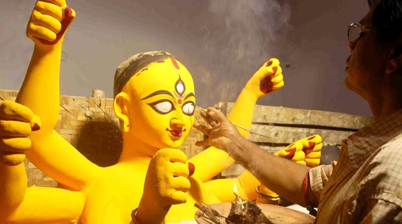 No less arrangement in Durga Puja of this family of Maldah even during corona situation| Sangbad Pratidin