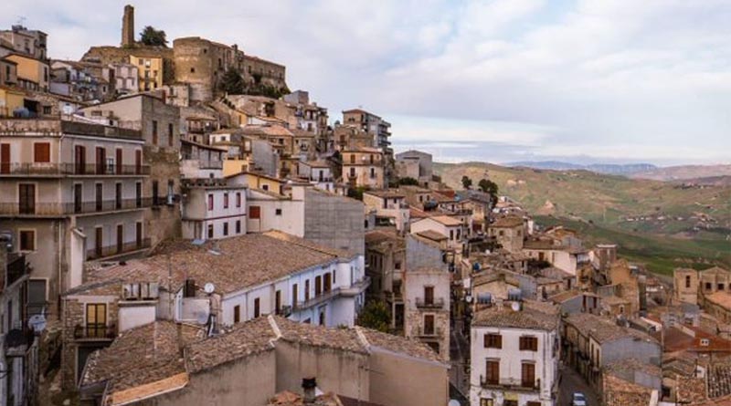 ‌‌This town in Italy is auctioning off abandoned homes for as low as Rs 85 to fight depopulation | Sangbad Pratidin