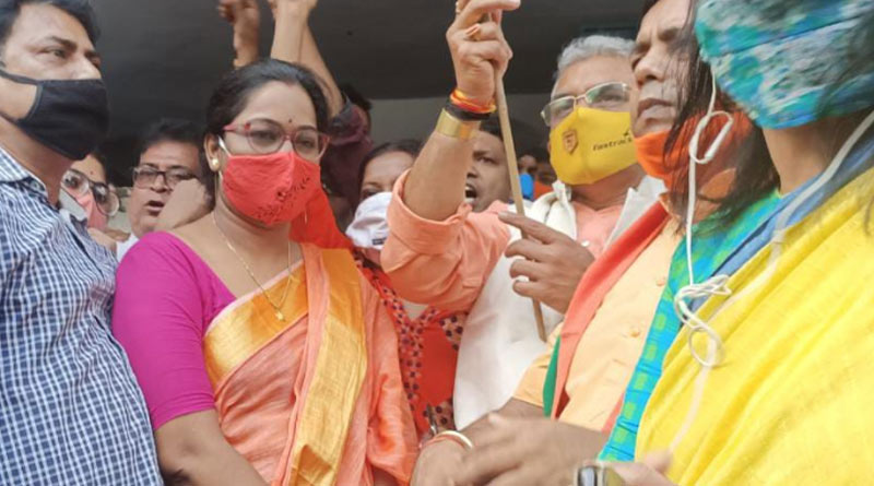 Popular CPM councilor Rinku Naskar joins BJP today| Sangbad Pratidin