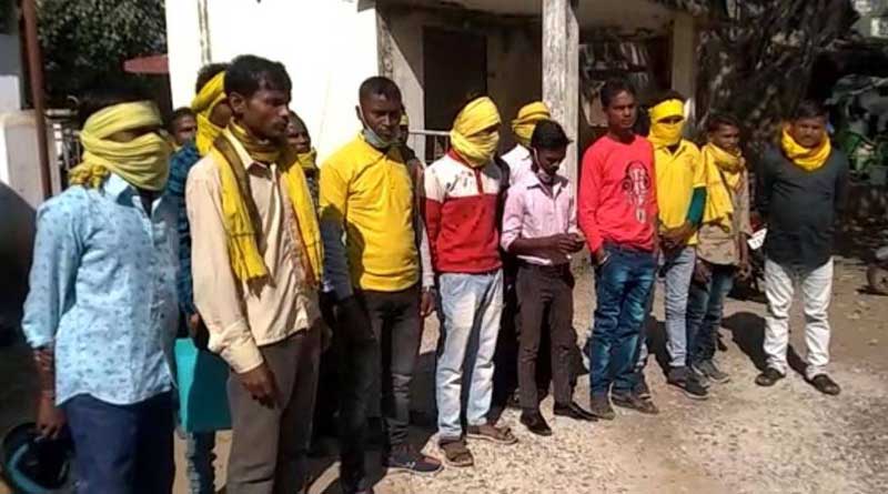 Unable to pay Rs 200 each for Durga Puja, 14 Gond tribe families face social boycott for two weeks | Sangbad Pratidin