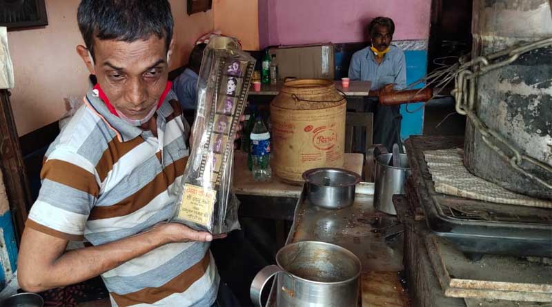 Kolkata news: Polymorphic artist Benu Das is now turned to a tea seller amid Lockdown | Sangbad Pratidin