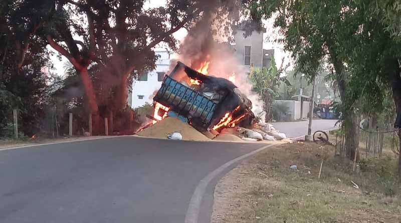 Woman killed in a road accident in Jagatballavpur ।Sangbad Pratidin