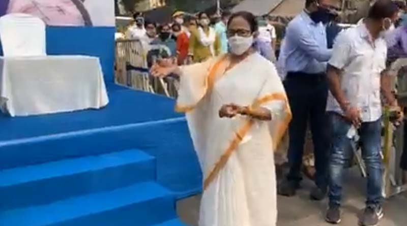Bengali news: Bengal CM Mamata Bannerjee is at Jadubabu bazar for duare sarkar | Sangbad Pratidin