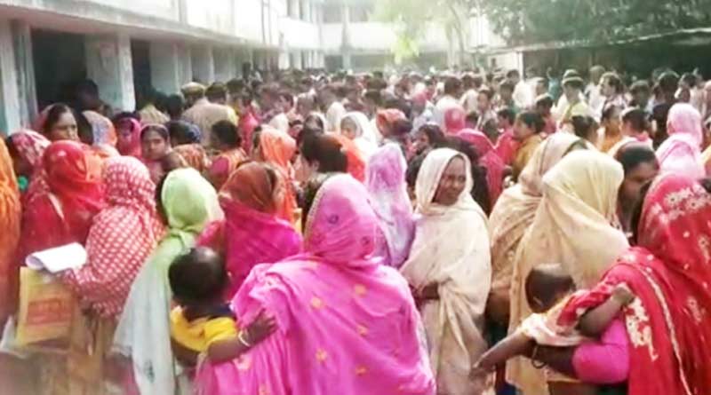 3 woman injured in Duare sarkar camp in Murshidabad on wednesday| Sangbad Pratidin