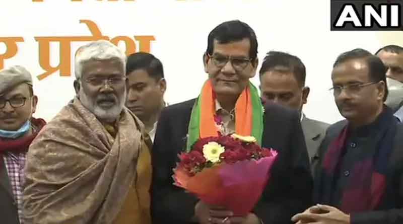 PM Modi's Trusted Officer Of 20 Years Joins BJP | Sangbad Pratidin