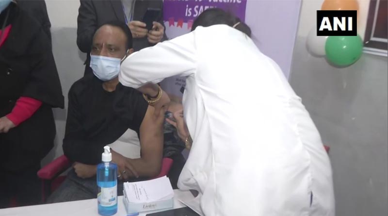 Delhi Hospital Doctors Say Covaxin Yet To Clear Trials so Covishield Please | Sangbad Pratidin