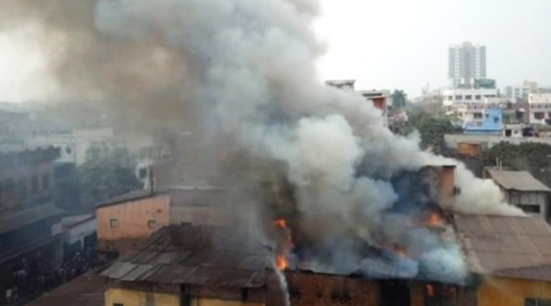 Massive fire in Kolkata's Maniktala Godown, no casualties yet | Sangbad Pratidin