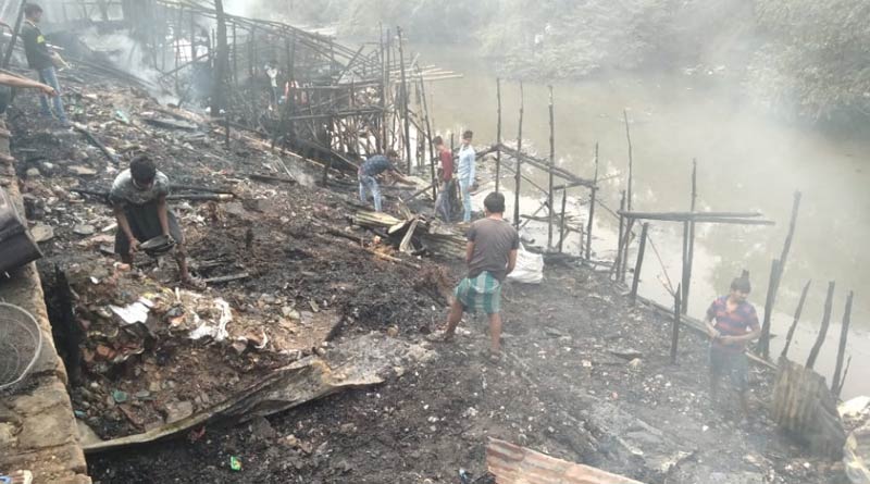 Fire at a slum area near Narkeldanga, five fire tenders rush to spot | SangbadPratidin