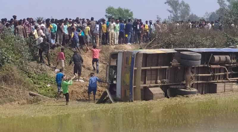 Accident in Chandrakona, 25 people injured | Sangbad Pratidin