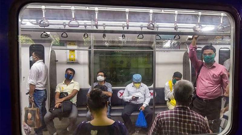 No mask, no metro rules applied in Kolkata metro to curb COVID-19 | Sangbad Pratidin