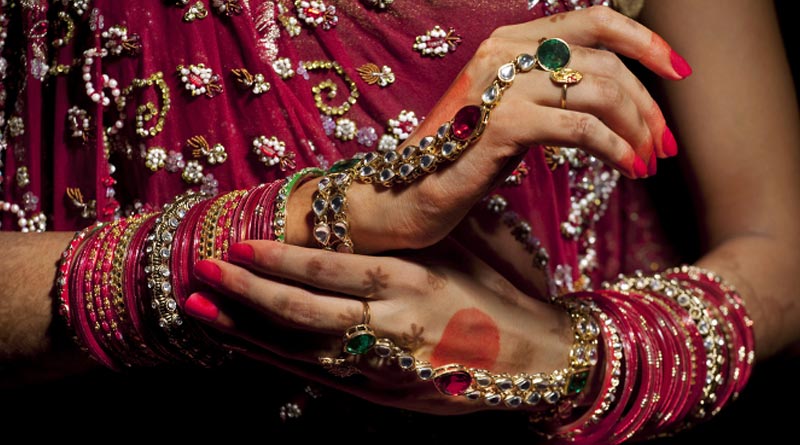 Bride Runs Away With Cash & Jewellery After Her Wedding in ‘Dolly ki Doli’ Style | Sangbad Pratidin