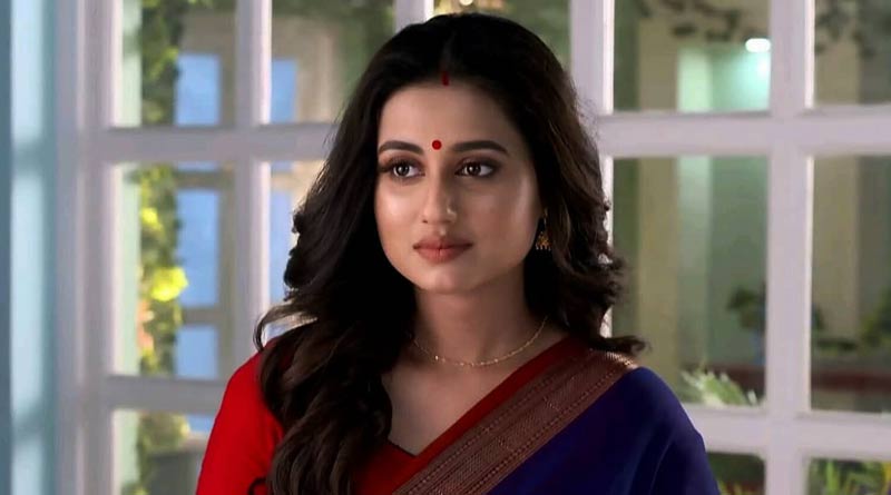 Actress Swastika Dutta continued shooting despite injury | Sangbad Pratidin