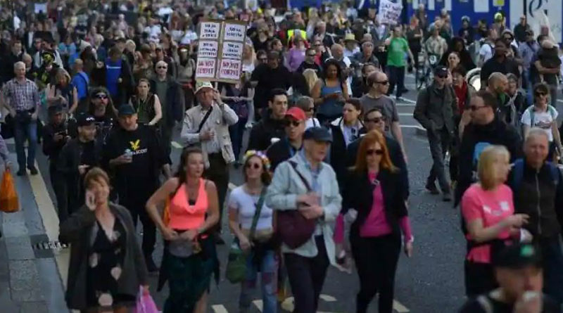 Anti-lockdown protests leads to five arrests, police injuries in London | Sangbad Pratidin