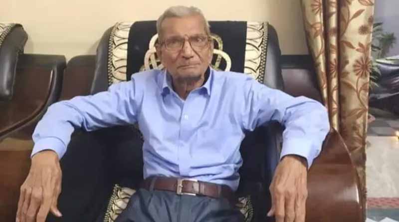 Octogenarian RSS worker vacates hospital bed for 40-year-old patient | Sangbad Pratidin