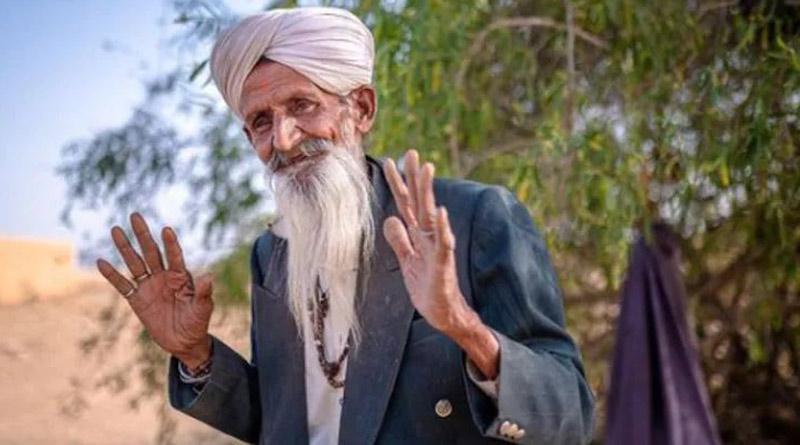 82 year old gatekeeper of haunted Rajasthan village connects with his first love after 50 years | Sangbad Pratidin