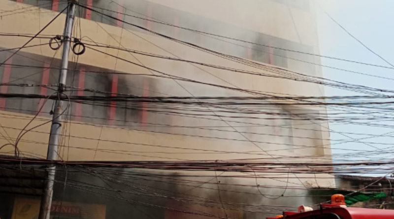 Massive Fire breaks out at Lenin Sarani in Kolkata | Sangbad Pratidin