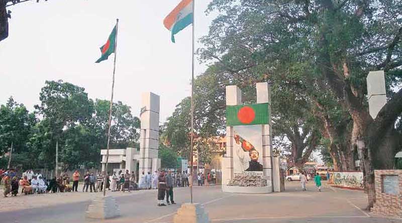 Bangladesh restricts time of immigration process at Benapole border | Sangbad Pratidin