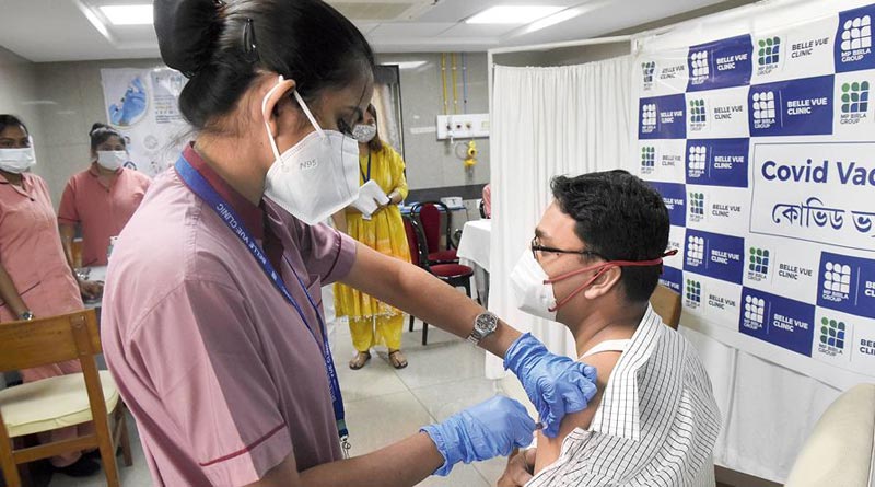 Vaccination appointment for over 45 will be booked on whatsapp in Kolkata | Sangbad Pratidin