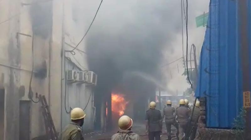 Massive fire broke our in New Barrackpore, Minister Sujit Basu visits the spot | Sangbad Pratidin