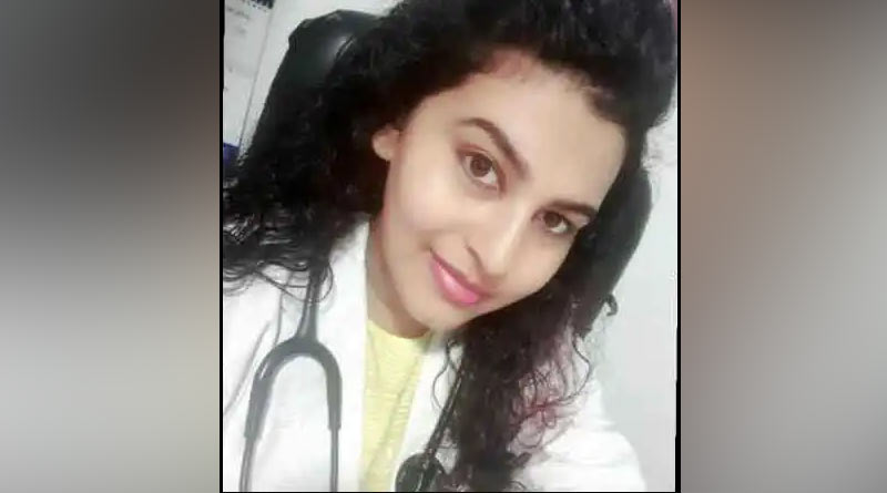 Hindu doctor recited prayer in the ears of a Muslim COVID-19 patient ।Sangbad Pratidin