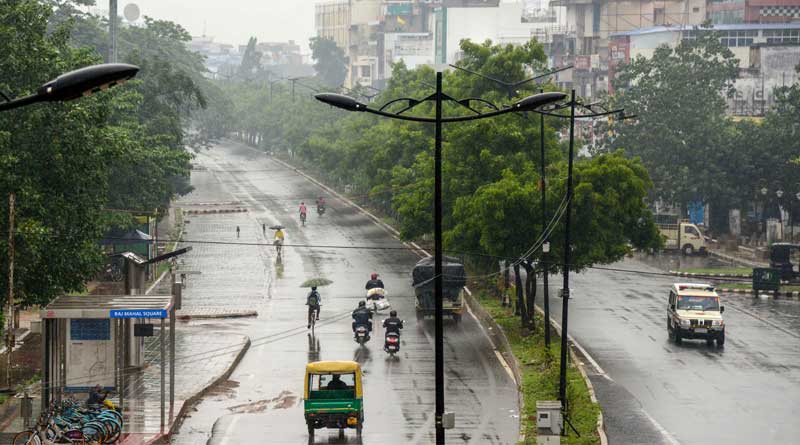 Cyclone Yaas spares Kolkata, devastates Odisha's costal areas | Sangbad Pratidin