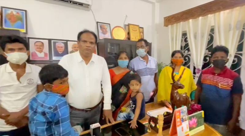 Some BJP leader take shelter in MP John Barla's house ।Sangbad Pratidin