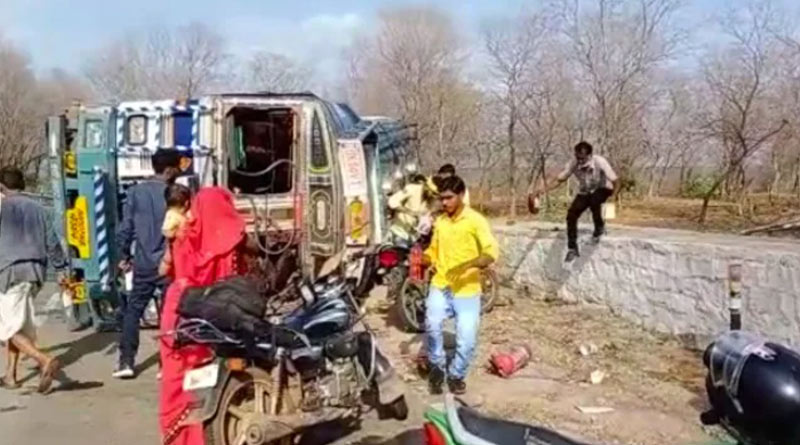 Watch: Tanker Overturns, Driver Injured But Villagers Busy Looting Petrol | Sangbad Pratidin
