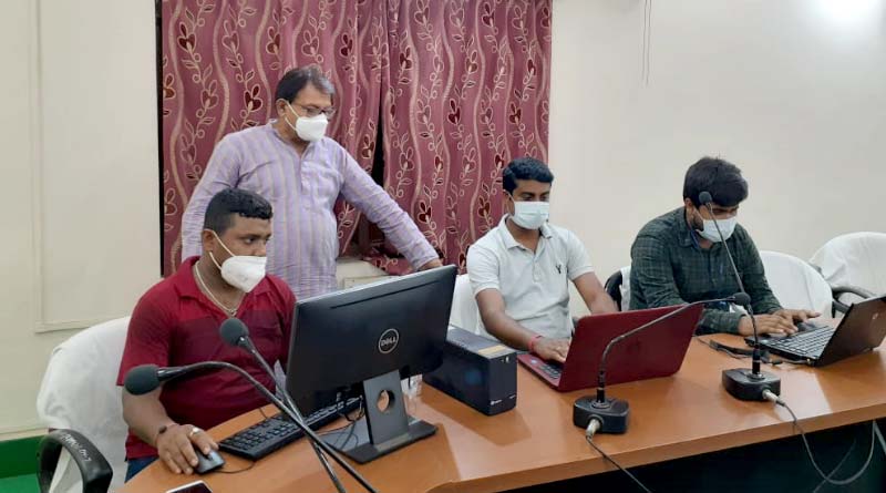 Purulia administration provides job to 8 thousand migrant workers । Sangbad Pratidin