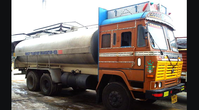 Tanker accident at Fort William campus at Kolkata | Sangbad Pratidin