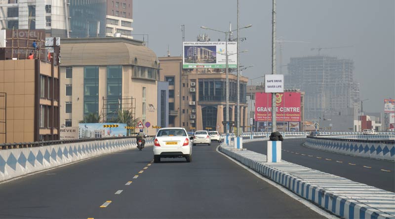 Woman ASI injured by China manja on Maa Flyover | Sangbad Pratidin