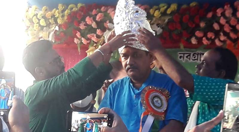 Row over awarding silver crown to Pandabeswar's TMC MLA । Sangbad Pratidin