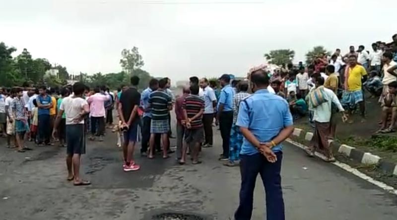 Four people killed in a road accident in Murshidabad । Sangbad Pratidin