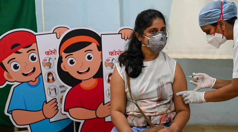 In West Bengal youngsters are more interested in getting COVID vaccine। Sangbad Pratidin