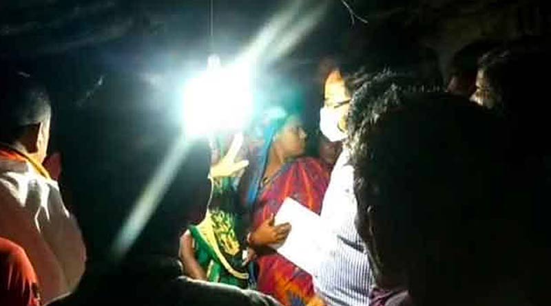 Police stopped the selling of Laxmi Bhandar's form in Khejuri । Sangbad Pratidin